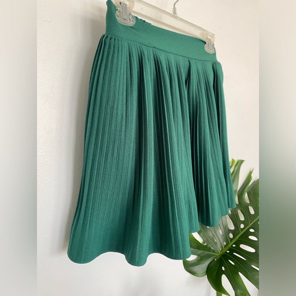 Quzu Green Pleated Women's Skort | small - Picture 7 of 8